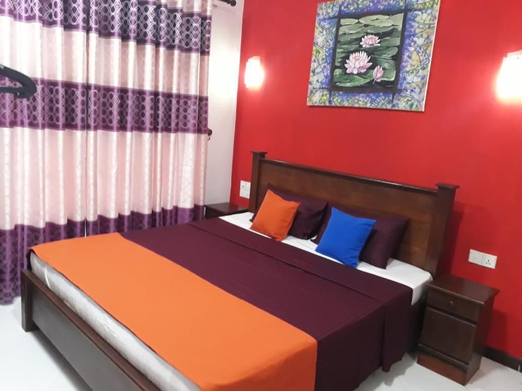 Sunshine Holiday Resort -Sella Катарагама Екстер'єр фото