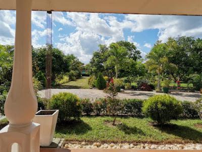 Sunshine Holiday Resort -Sella Катарагама Екстер'єр фото